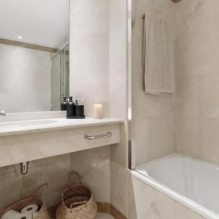 Pavots - 3 Bedrooms, Pool And Gym In Poblenou شقة برشلونة